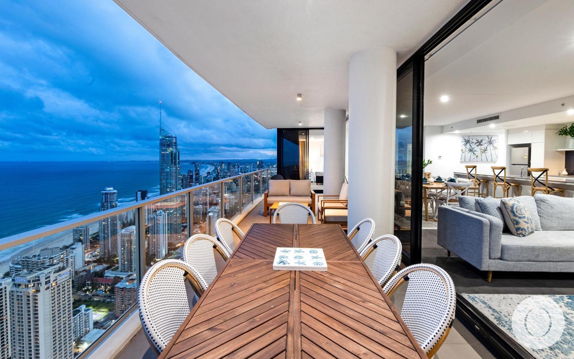5 Bedroom Executive Sub Penthouse In The Heart Of Surfers With Full Ocean Views - Sleeps 12 - Circle On Cavill Amazing!! Gold Coast Ngoại thất bức ảnh