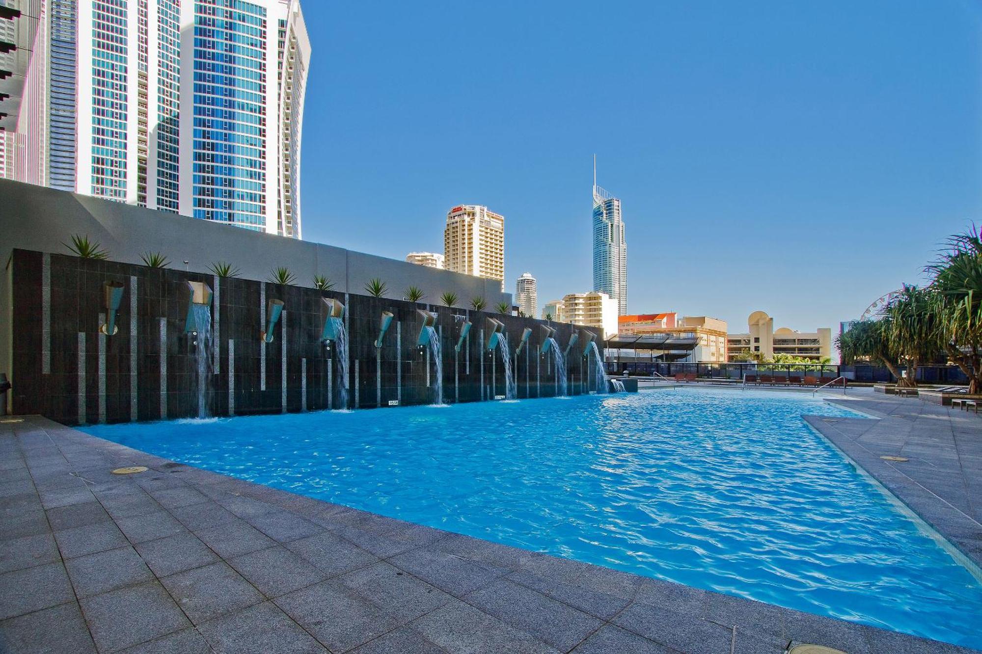 5 Bedroom Executive Sub Penthouse In The Heart Of Surfers With Full Ocean Views - Sleeps 12 - Circle On Cavill Amazing!! Gold Coast Ngoại thất bức ảnh