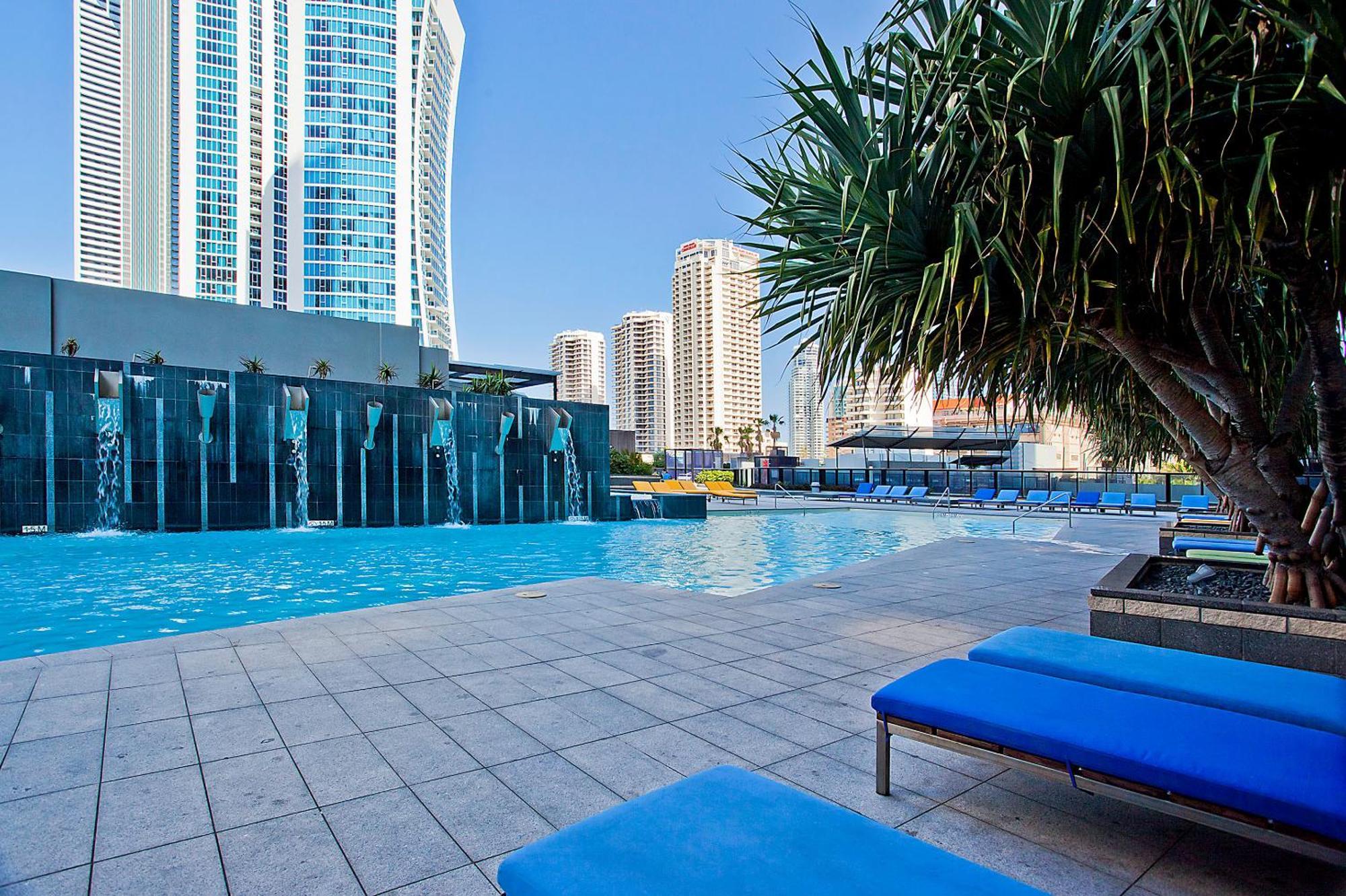 5 Bedroom Executive Sub Penthouse In The Heart Of Surfers With Full Ocean Views - Sleeps 12 - Circle On Cavill Amazing!! Gold Coast Ngoại thất bức ảnh