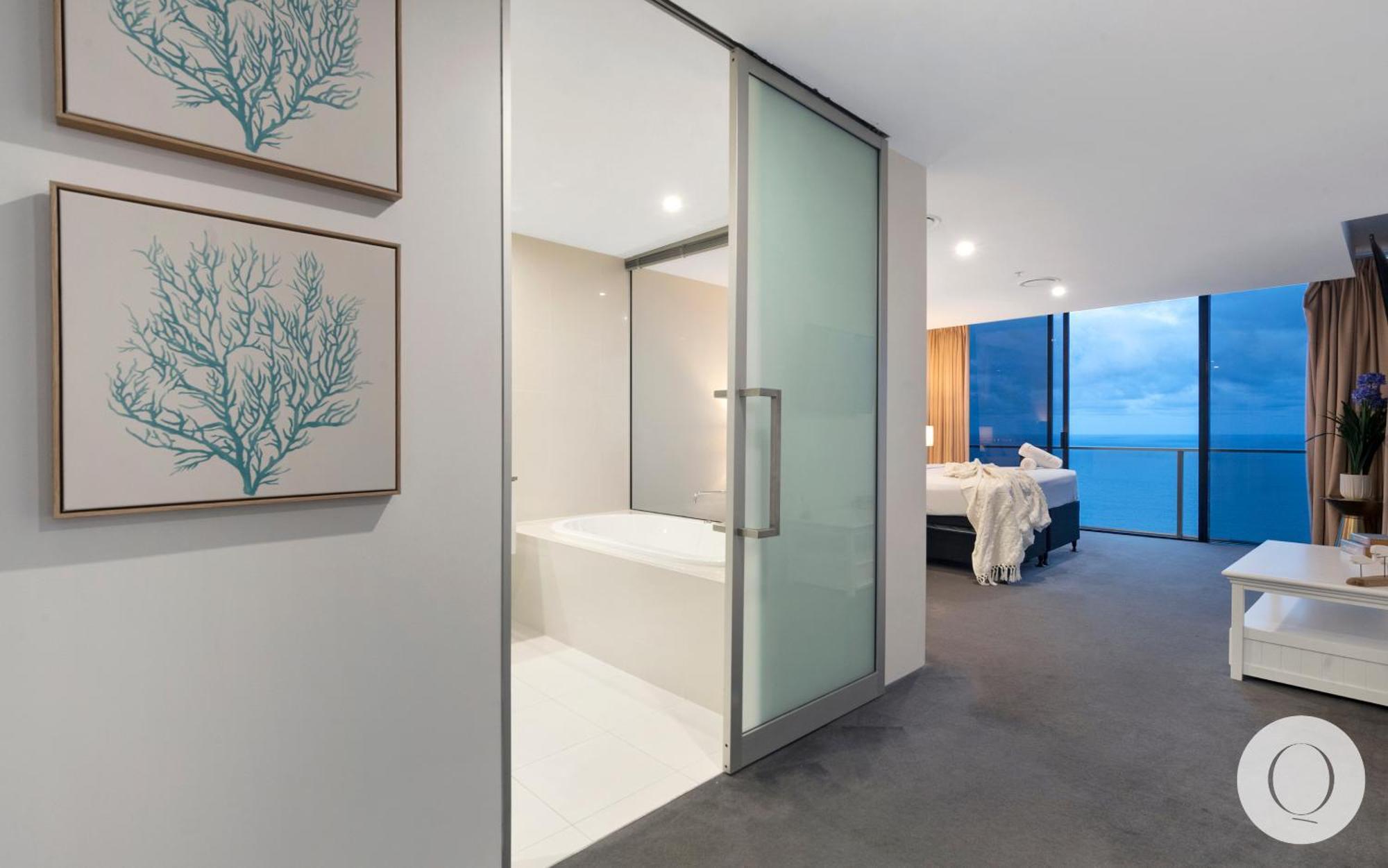 5 Bedroom Executive Sub Penthouse In The Heart Of Surfers With Full Ocean Views - Sleeps 12 - Circle On Cavill Amazing!! Gold Coast Ngoại thất bức ảnh