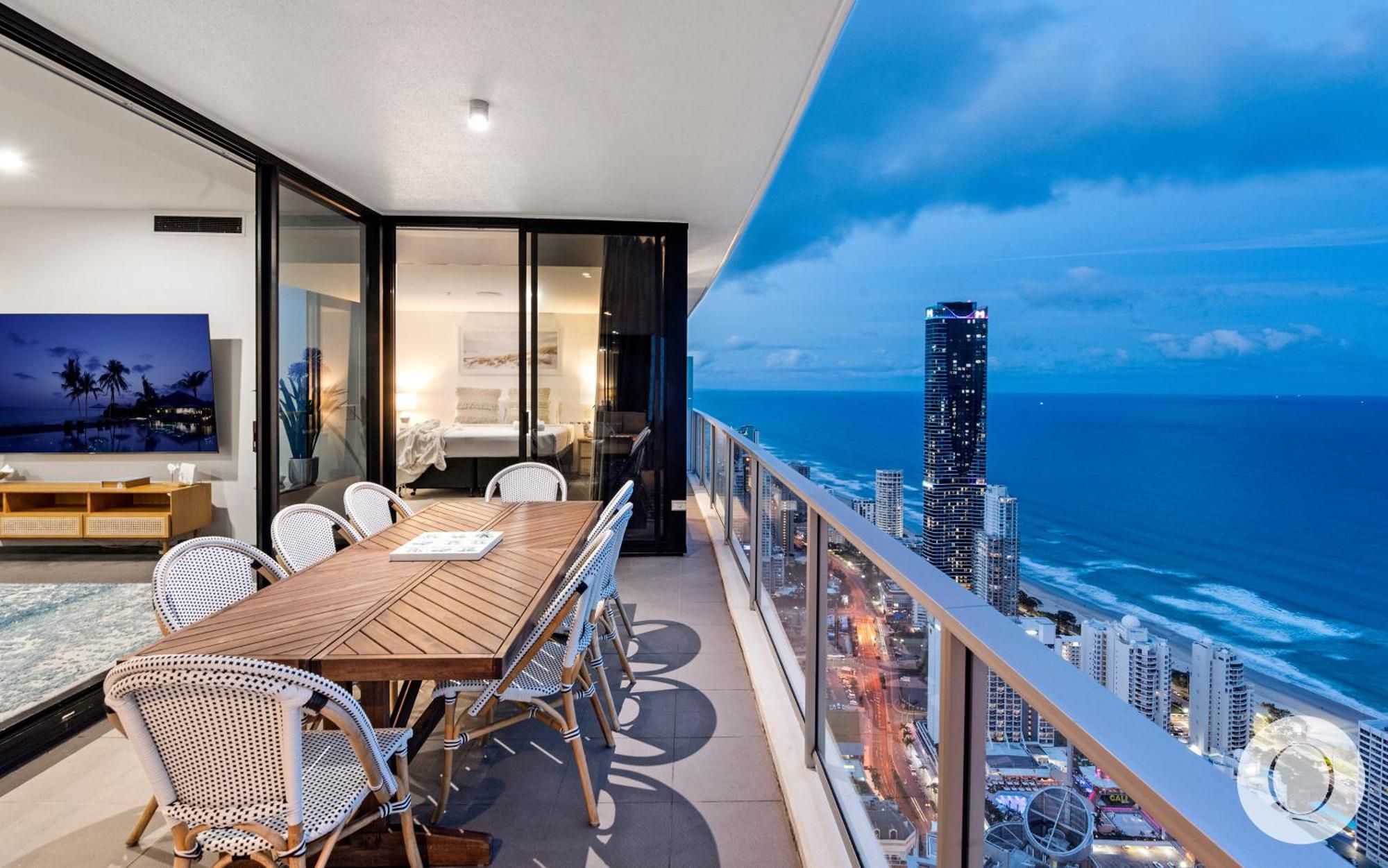 5 Bedroom Executive Sub Penthouse In The Heart Of Surfers With Full Ocean Views - Sleeps 12 - Circle On Cavill Amazing!! Gold Coast Ngoại thất bức ảnh